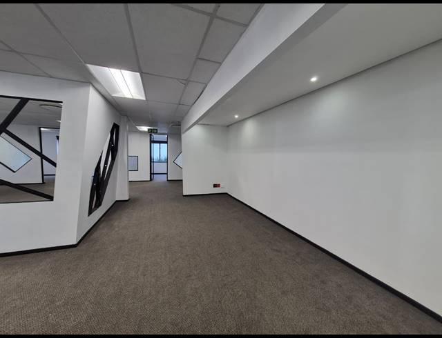 1,066M² OFFICE TO LET IN SANDTON CENTRAL